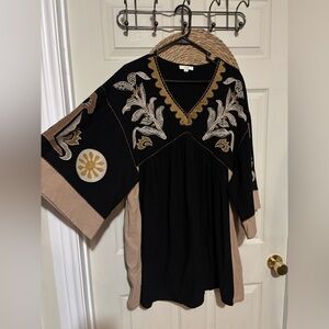 Embroidered Boho Tunic Top in Black and Beige by Easel